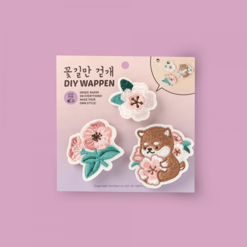 Set pin parche bordado Cachorrito shiba y flores Set pin parche bordado Cachorrito shiba y flores