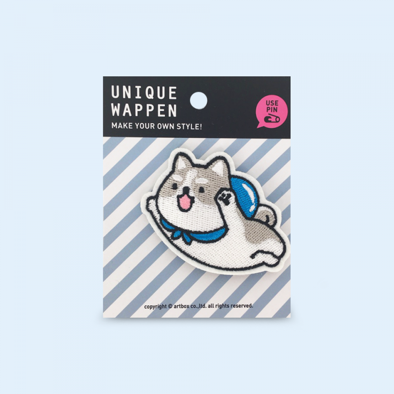 Pin parche bordado Shiba gris volador